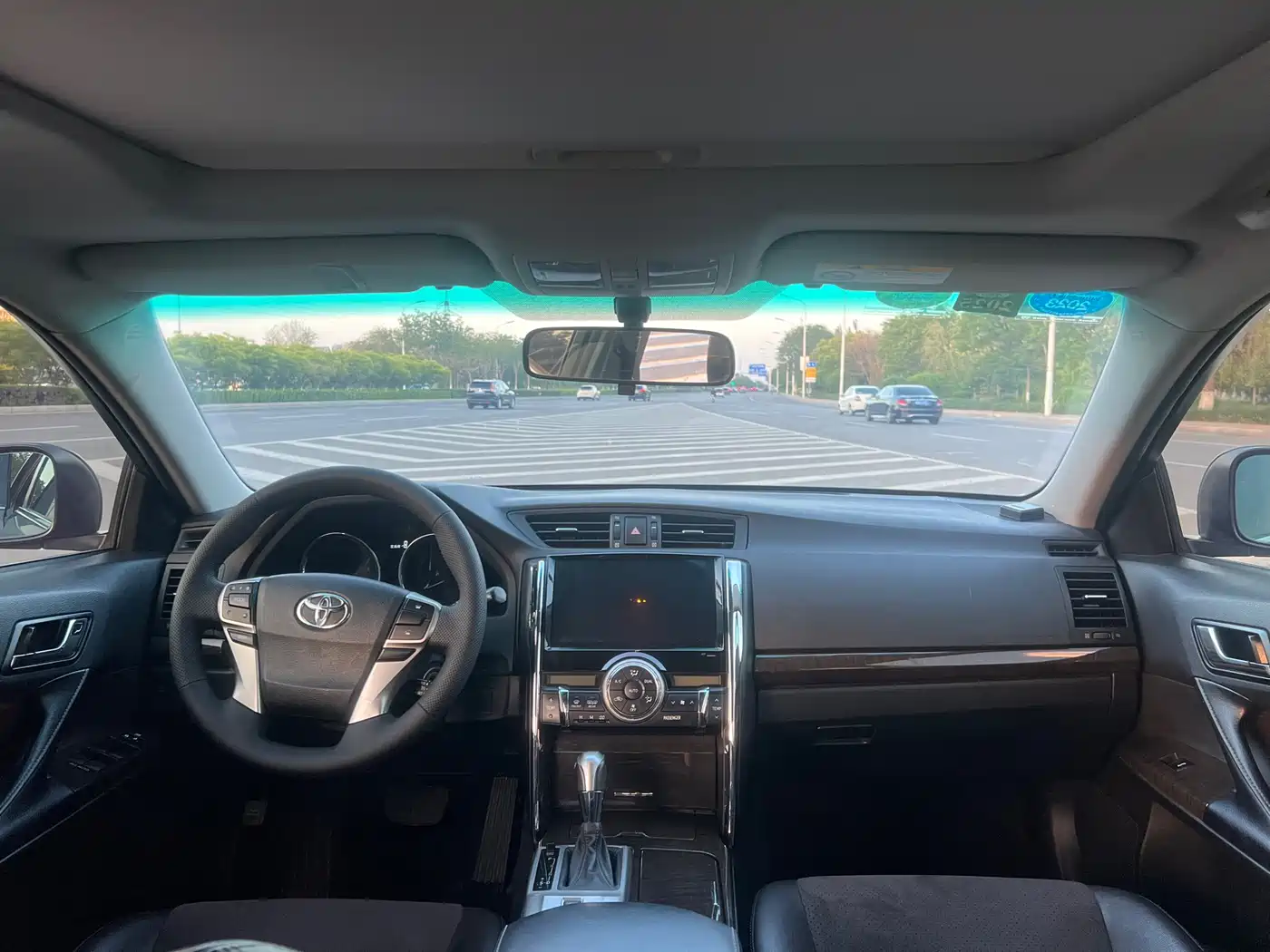 Toyota Reiz 2013 2.5V Premium Edition фото 9