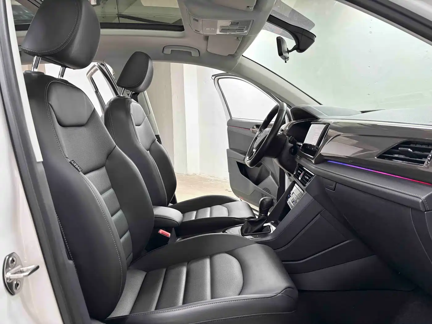 Volkswagen Tharu 2022 280TSI FWD Luxury Edition фото 8