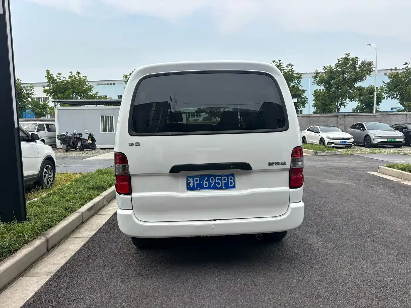 Jinbei Express 2020 2020 Model 2.0L Upgrade Edition China V Comfort Type 6 Seats V19
