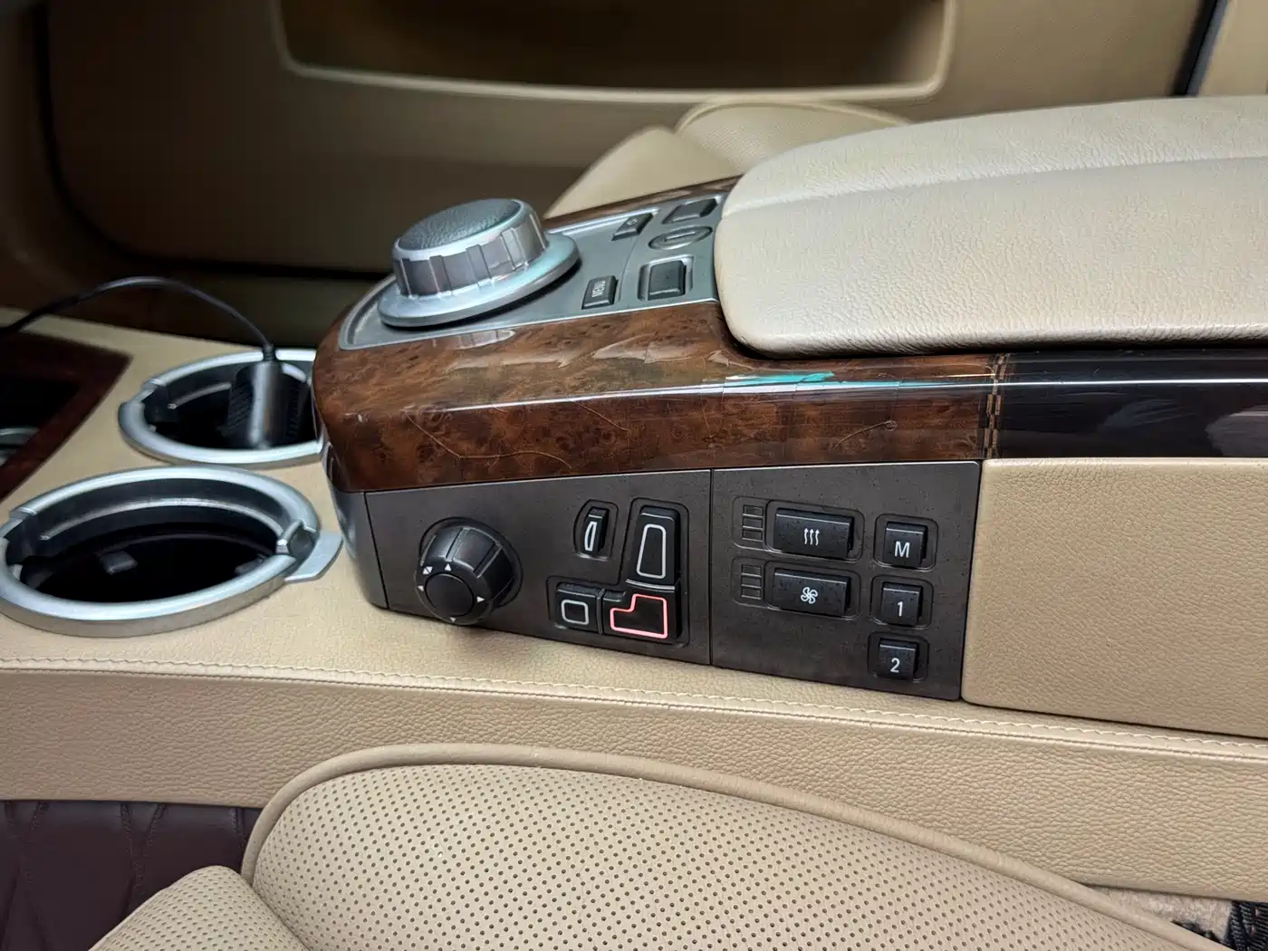 Фото 15 - BMW 7 Series