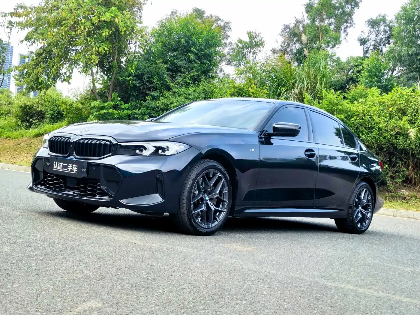 BMW 3 Series 2025 330Li M Sport Night Edition