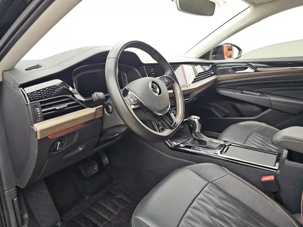 Фото 8 - Volkswagen Passat