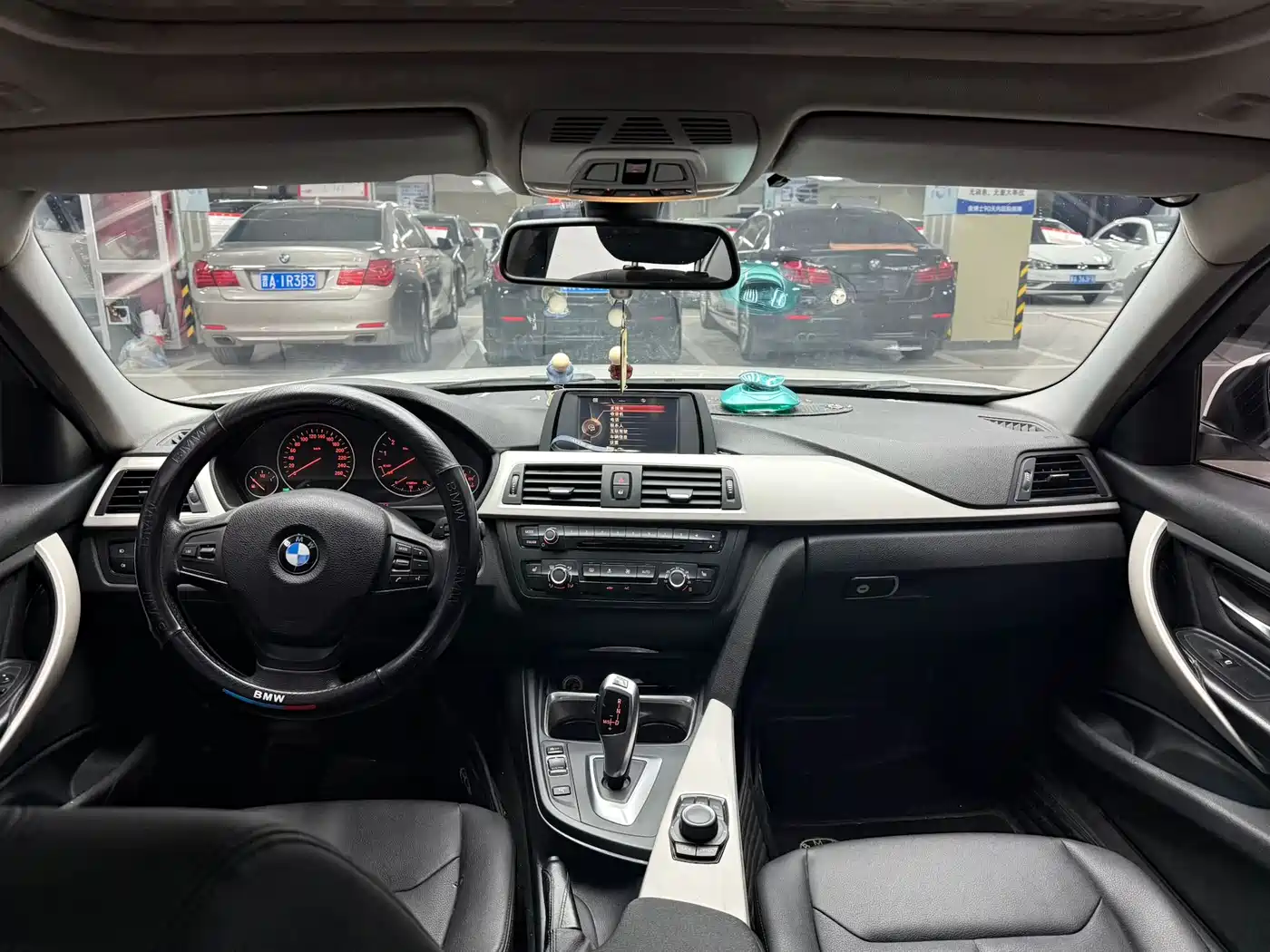 BMW 3 Series 2015 316Li Fashion фото 2