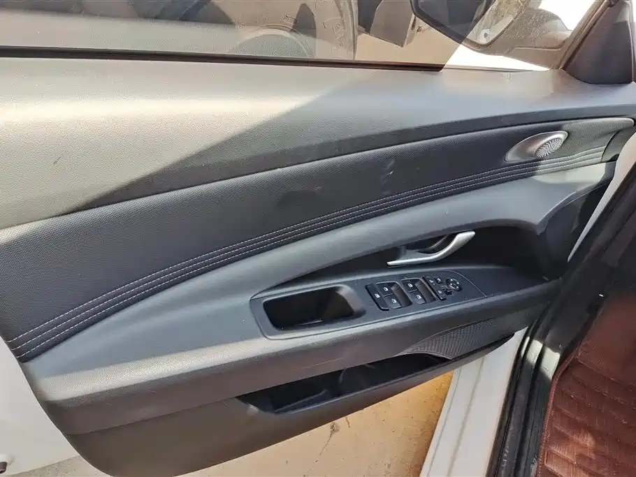 Hyundai Elantra 2023 1.5L CVT GLX Elite Edition фото 7