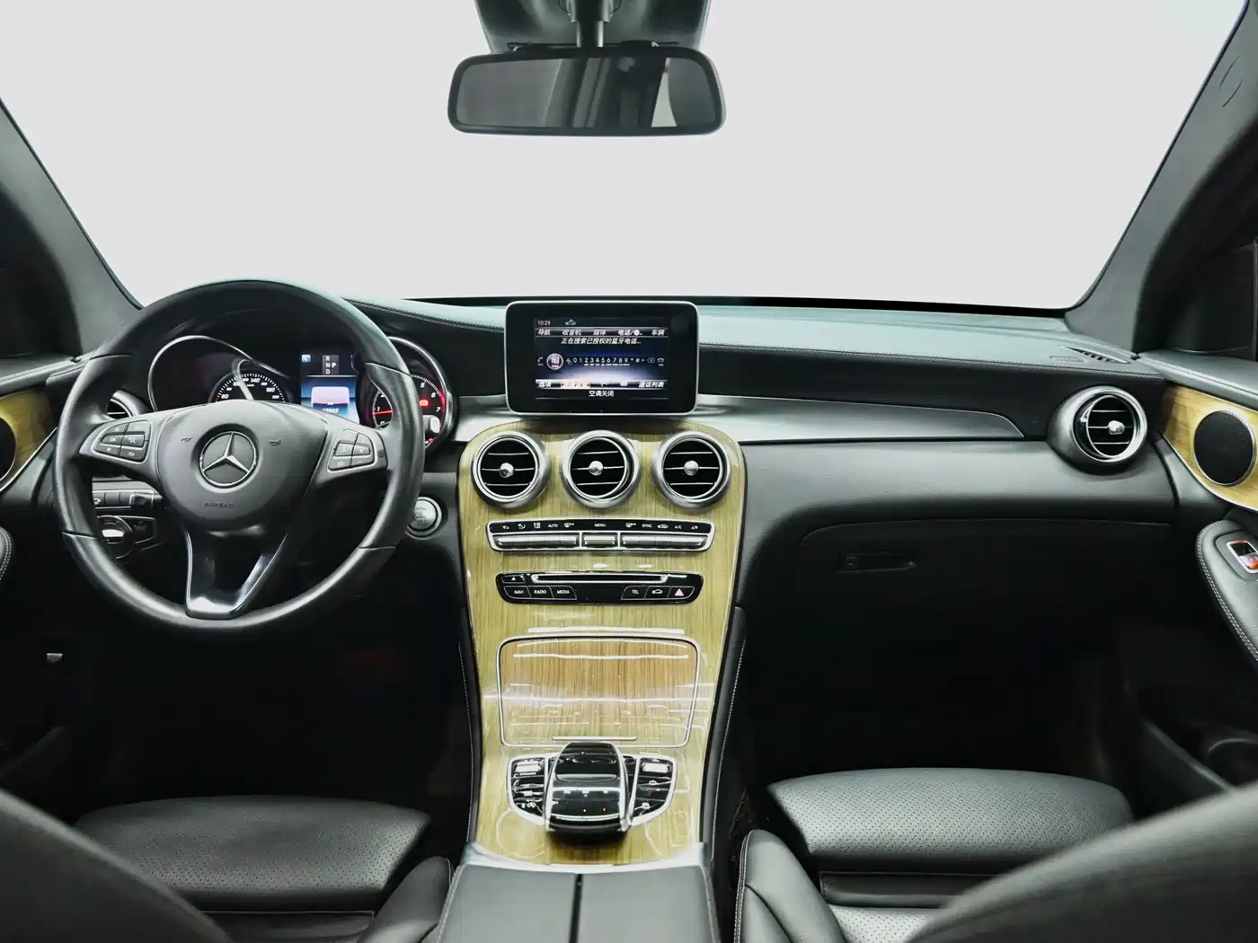 Mercedes-Benz GLC Coupe 2019 GLC 260 4MATIC Coupe SUV фото 9