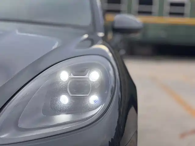 Porsche Macan 2020 Macan 2.0T — фото 2