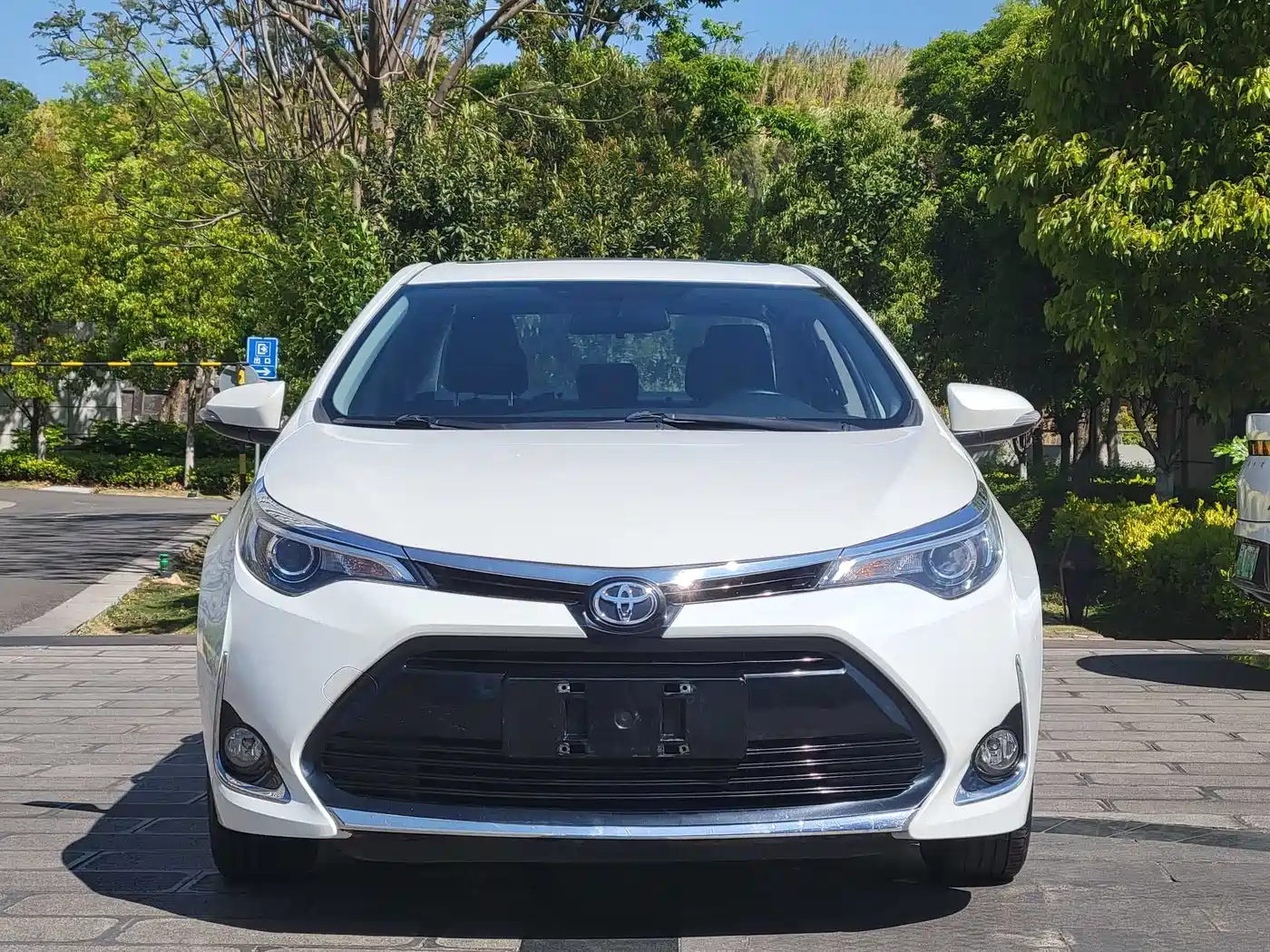 Toyota Levin 2017 Facelift 185T CVT Elite (China V) фото 2