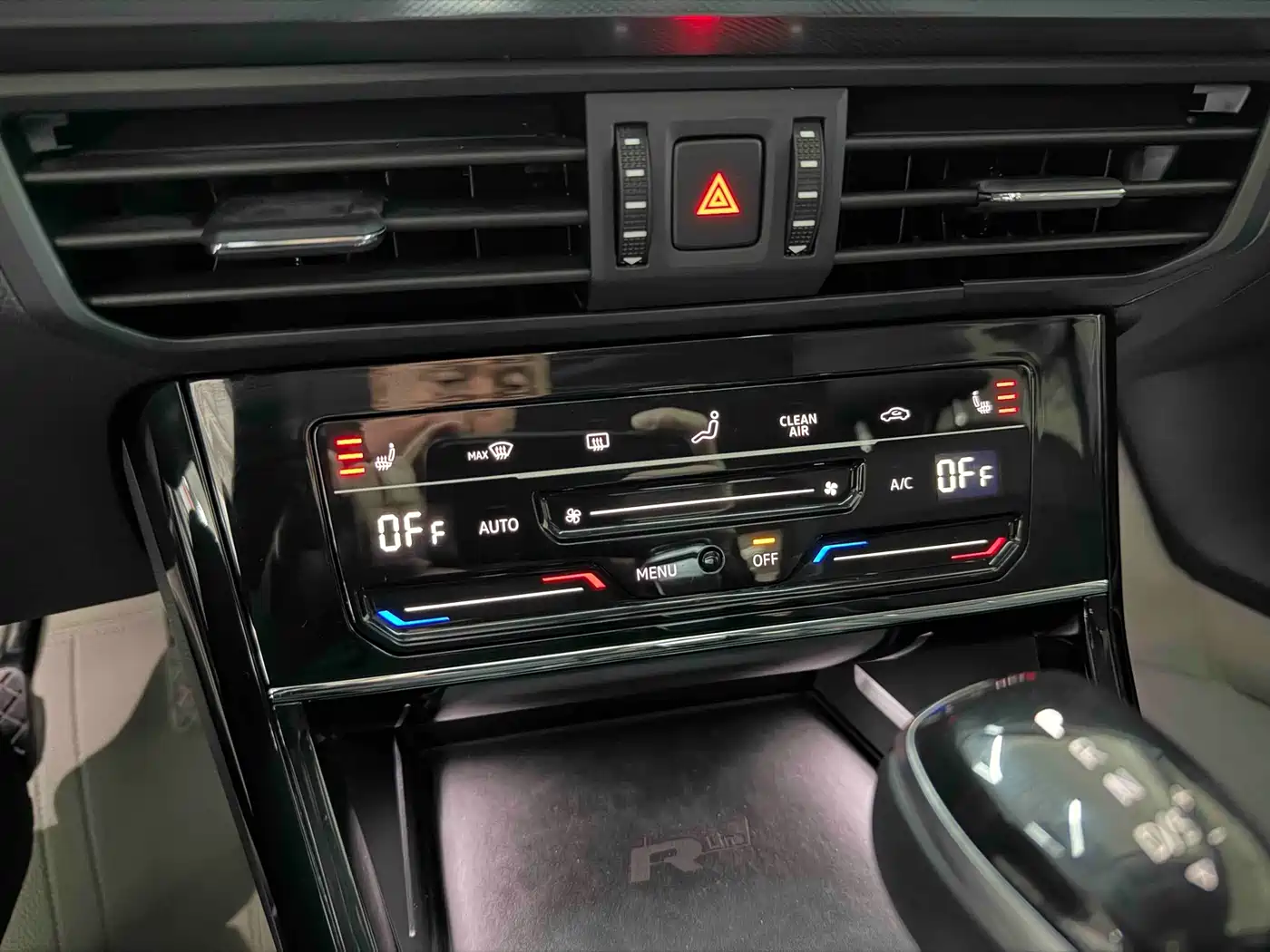 Volkswagen Passat 2022 280TSI Elite Edition фото 11