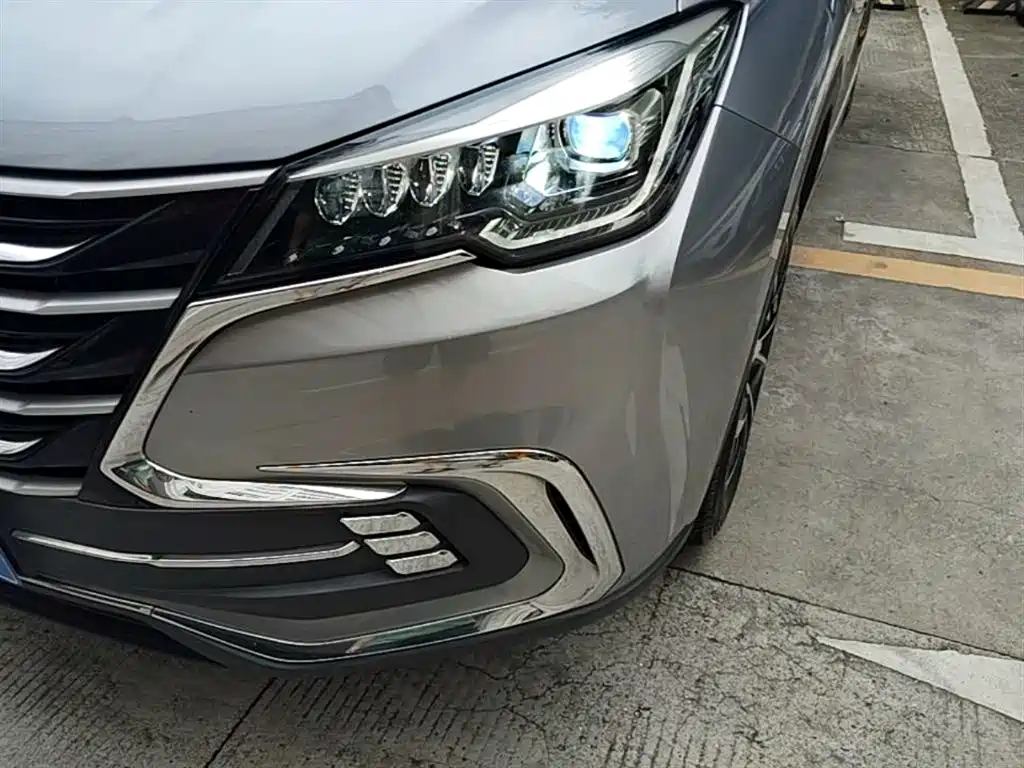 Photo 24 - Changan CS85