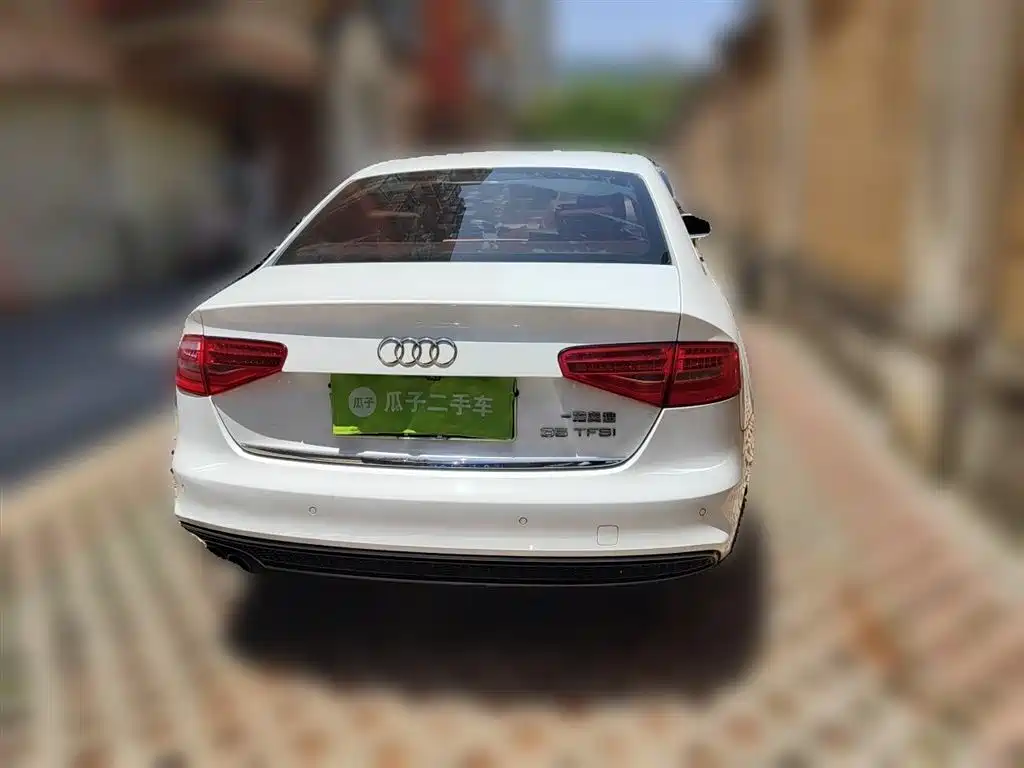 Audi A4L 2016 35 TFSI Automatic Comfort фото 4