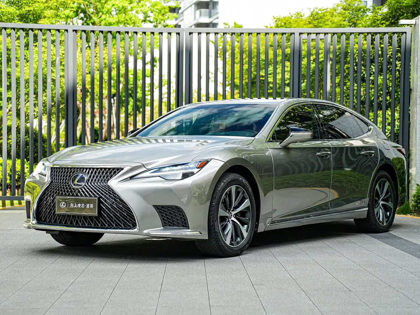 Lexus LS 2021 500h Excellence Edition