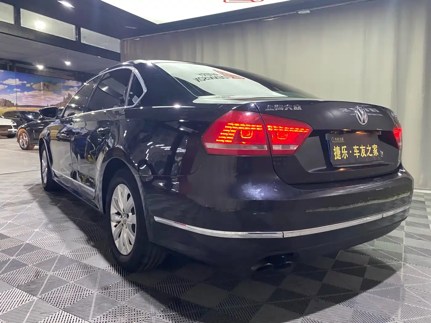 Volkswagen Passat 2014 1.8TSI DSG Luxury Edition фото 5