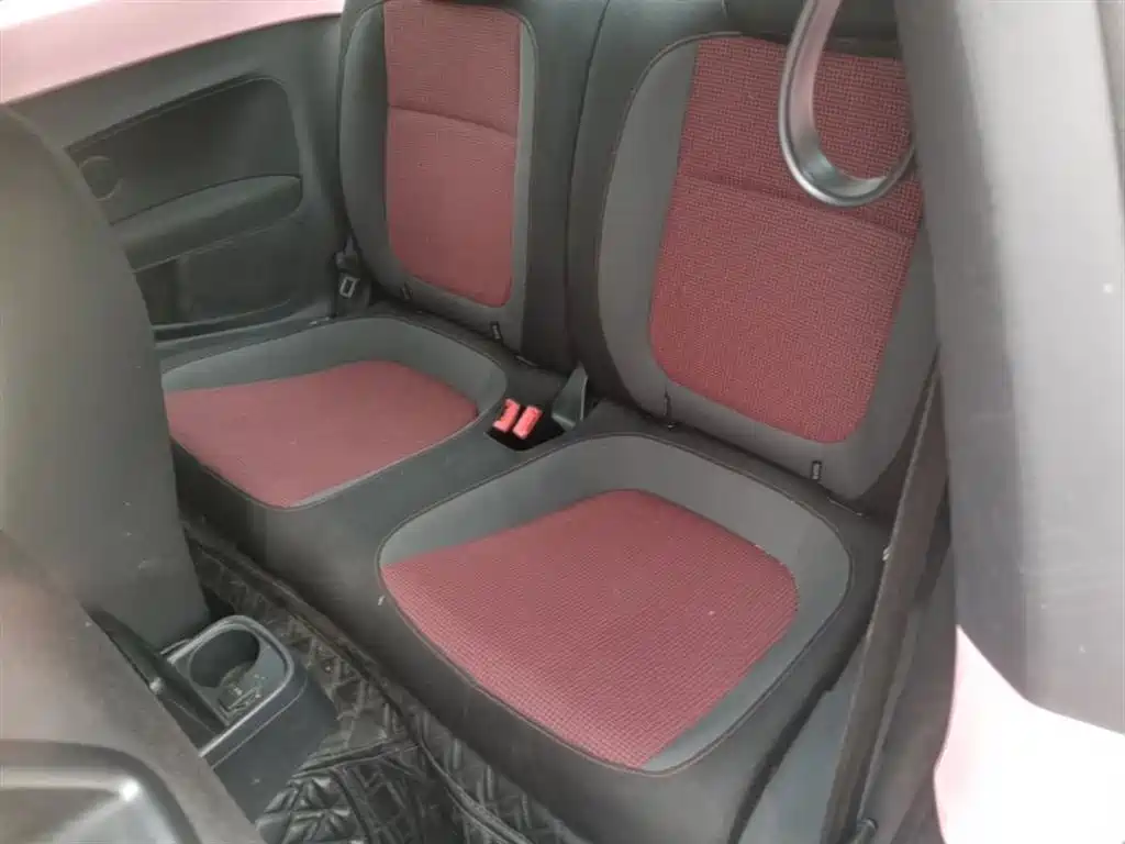 Volkswagen Beetle 2015 180TSI фото 17