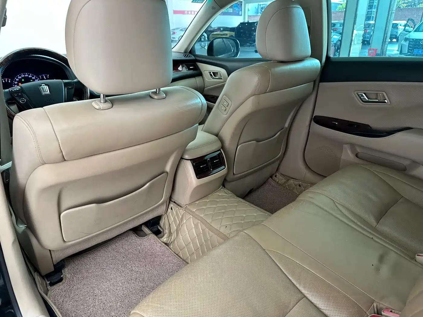 Toyota Crown 2010 2.5L Royal Leather Sunroof Navigation фото 16