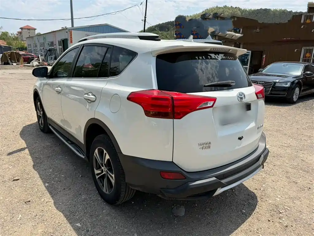 Toyota RAV4 Rongfang 2015 2.0L CVT 2WD Trend Edition фото 8