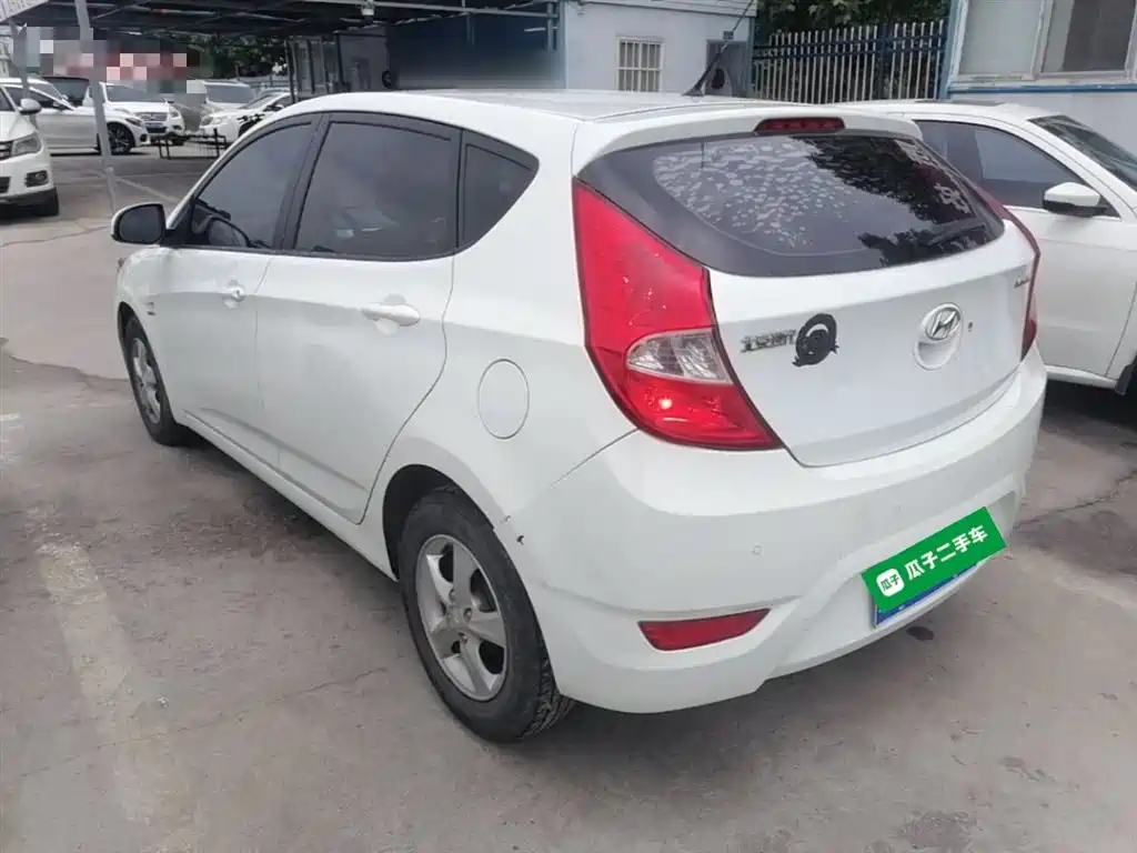 Hyundai Reina 2014 Model 1.4L Automatic GLX фото 5