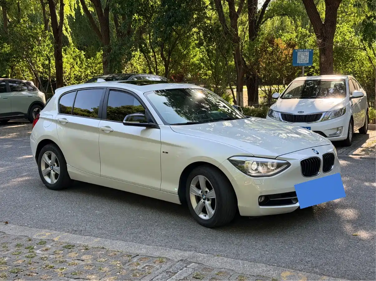 BMW 1 Series (Import) 2013 Facelift 118i Sport Model фото 3