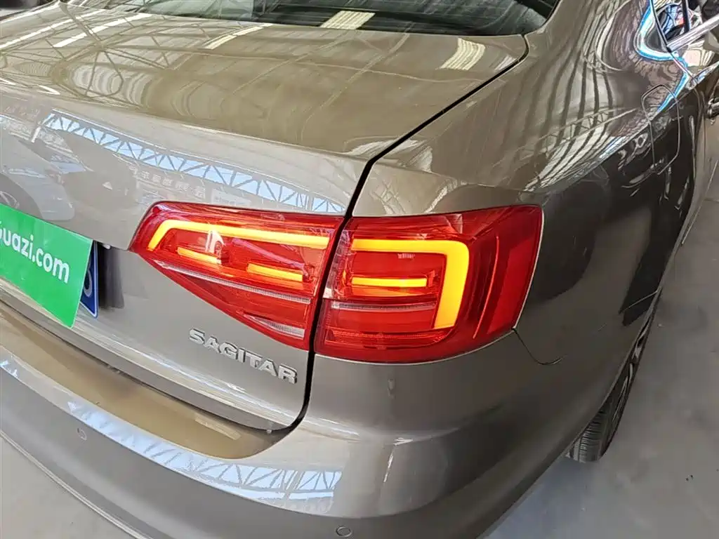 Volkswagen Sagitar 2018 1.6L Automatic Comfort фото 8