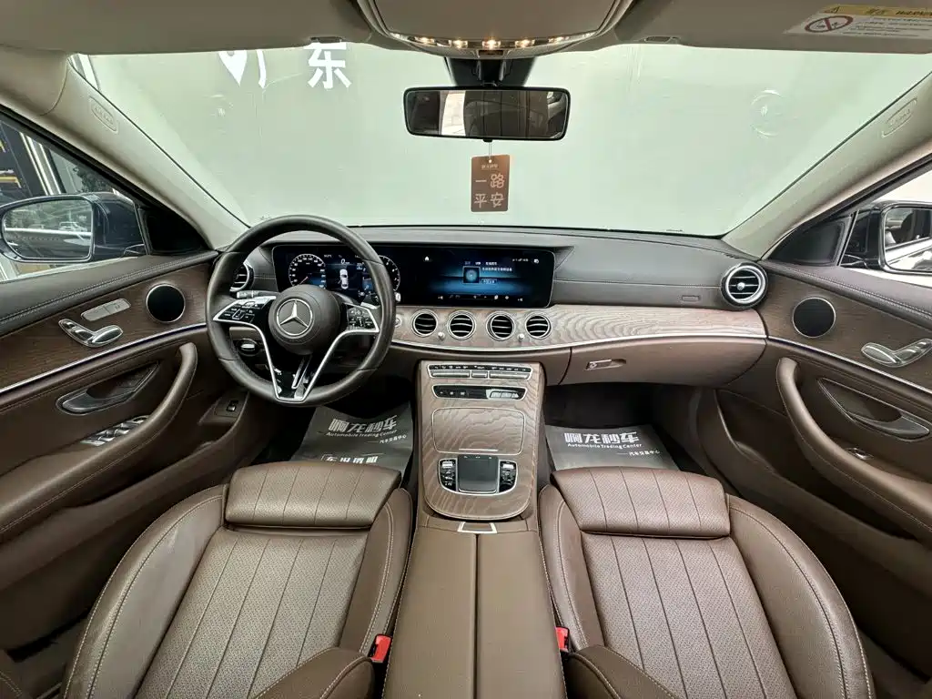 Фото 6 - Mercedes-Benz E-Class