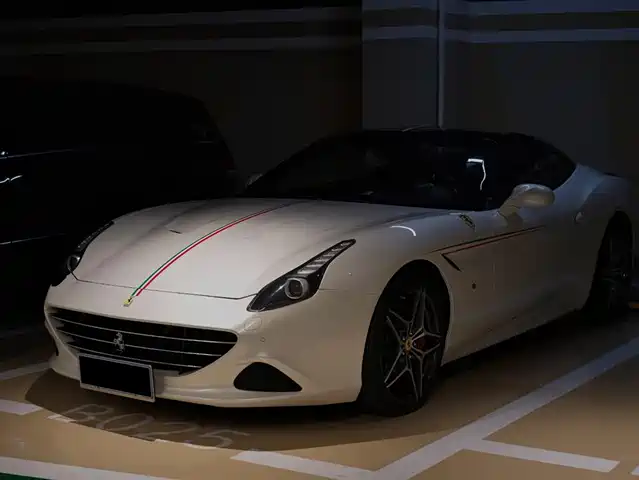  Ferrari California T 2015 3.9T Standard