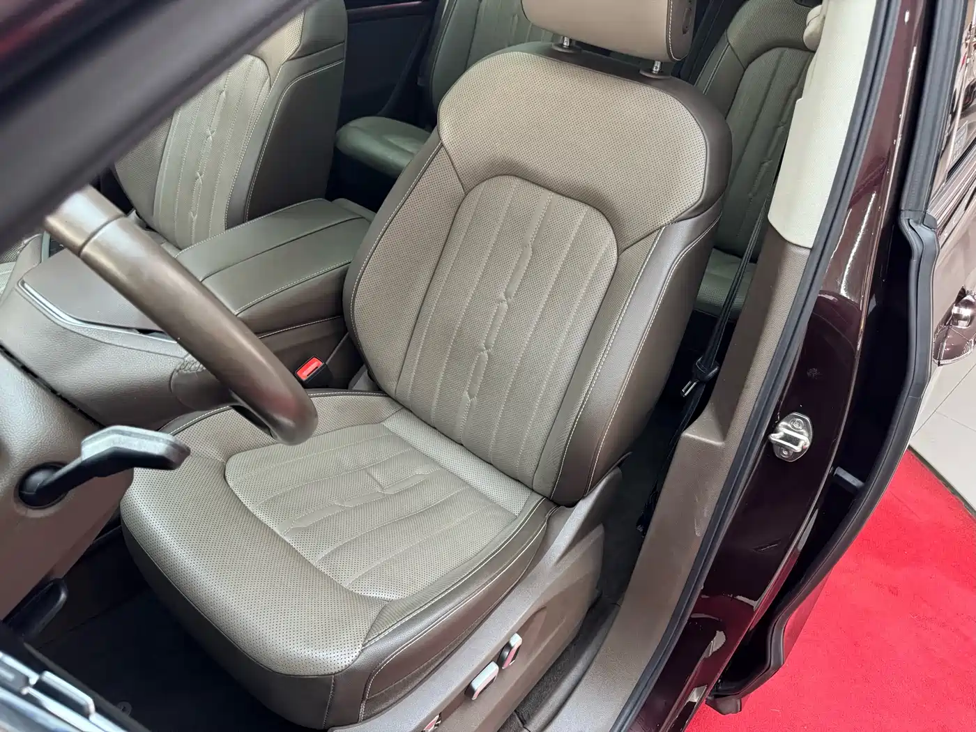 Volkswagen Viloran 2022 330TSI Luxury Edition фото 33