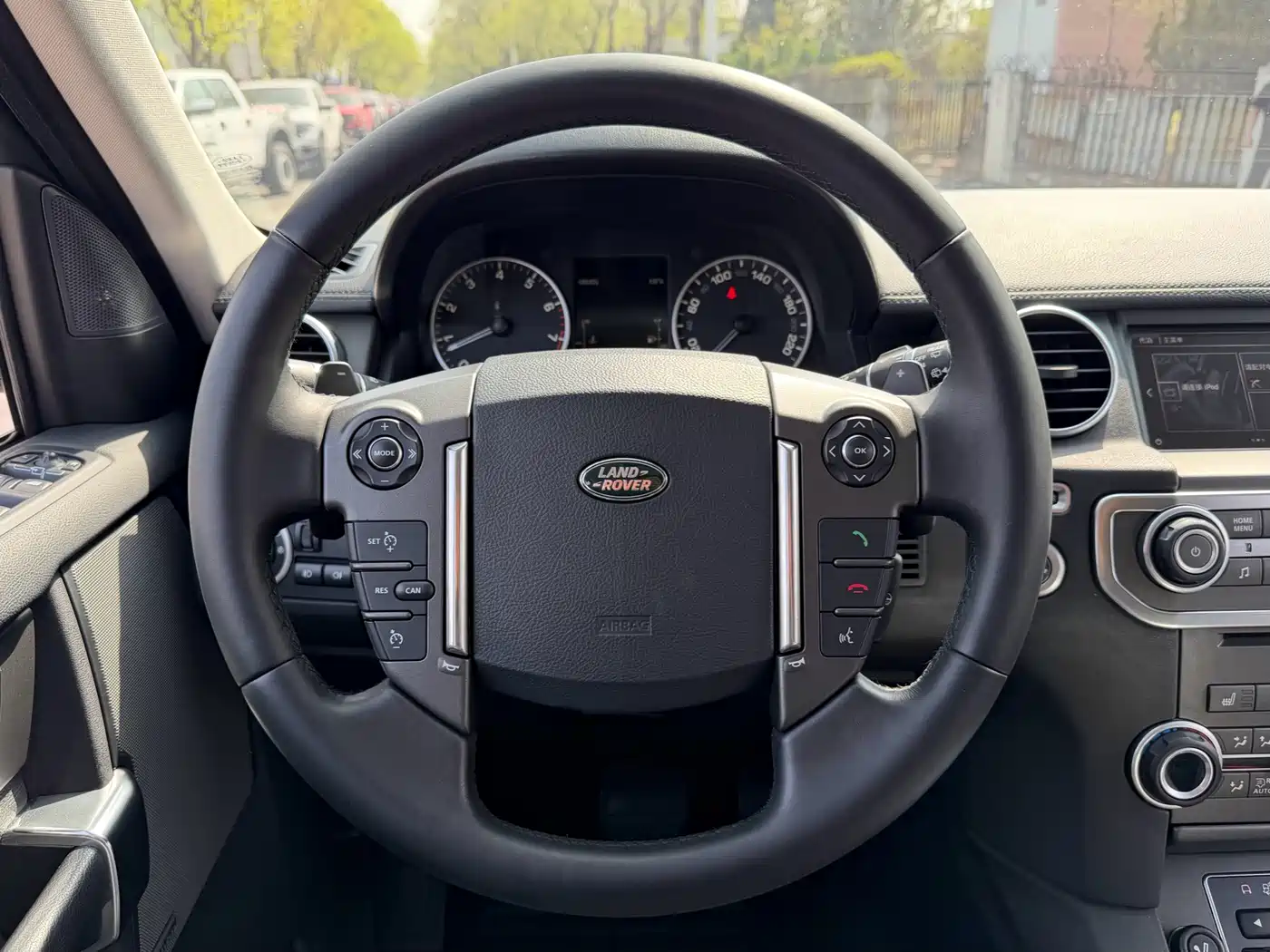 Land Rover Discovery 2016 3.0 SC V6 HSE фото 4