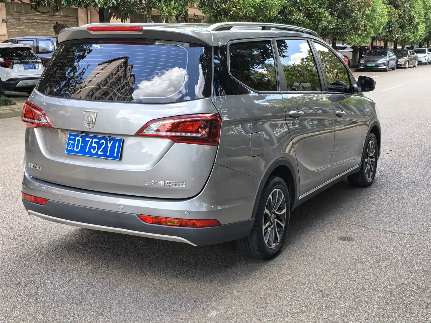 Baojun 730 2020 2019 1.5L Manual Fashion Edition 7-Seater China VI
