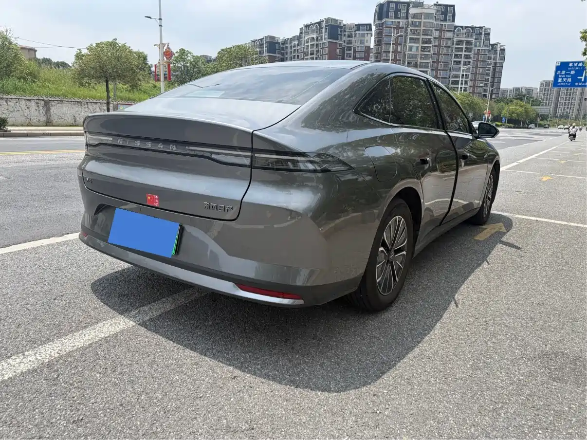 Nissan N6 2025 Low Configuration фото 4