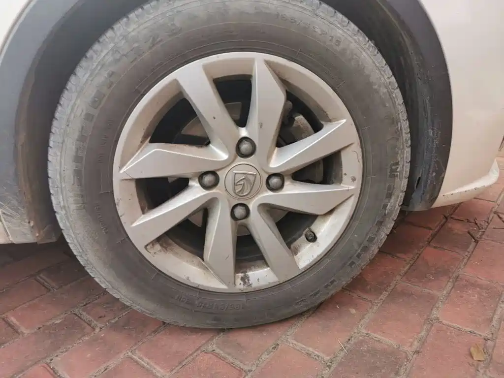 Baojun 310W 2017 2017 1.5L Manual Fashion Edition (China V)