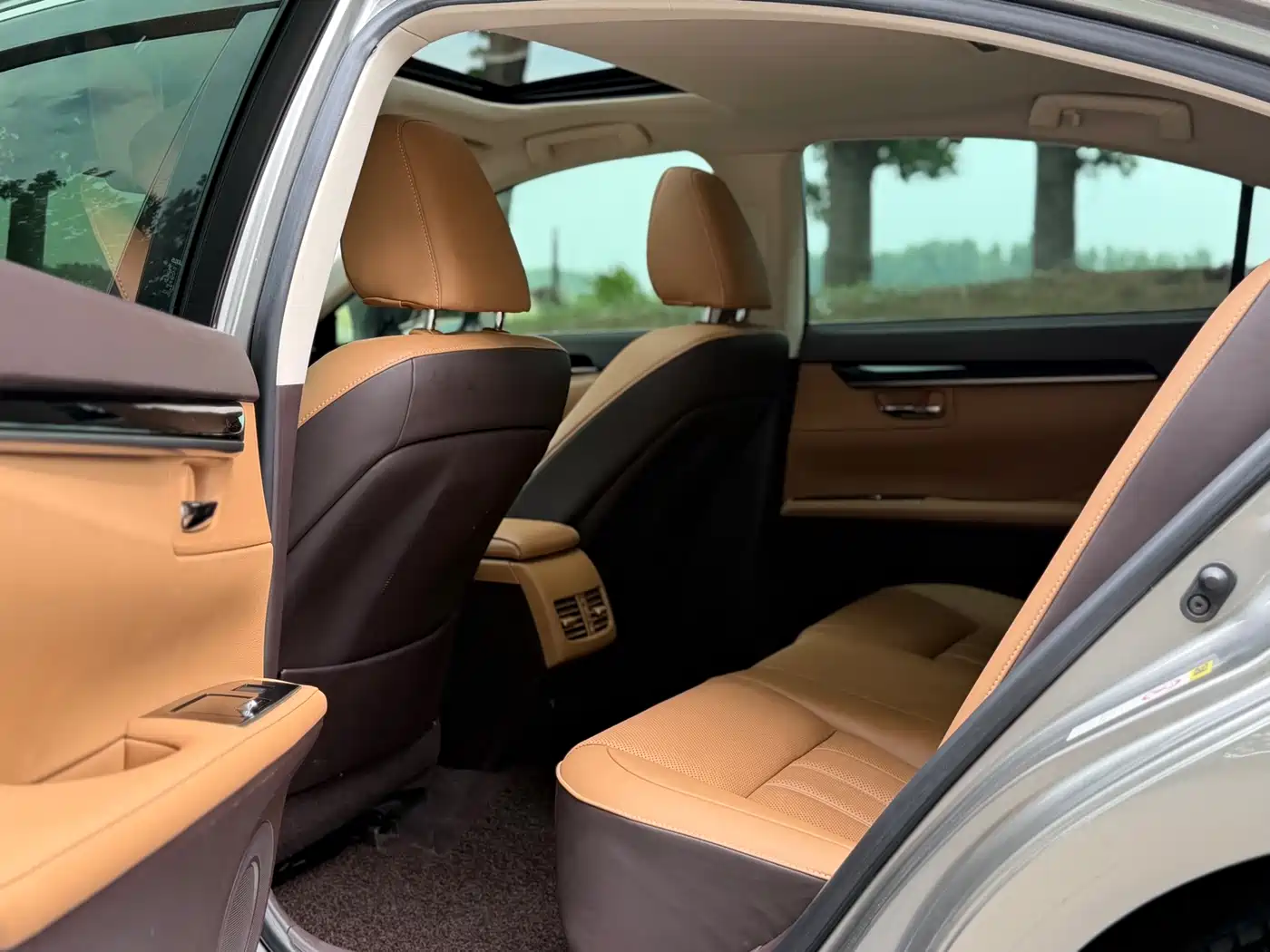 Lexus ES 2015 300h Comfort Edition фото 12
