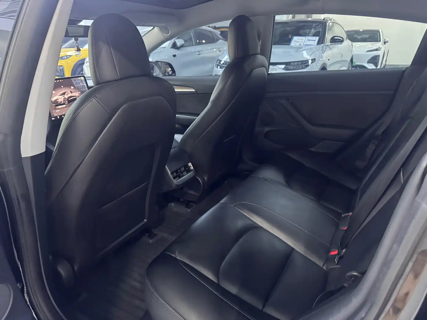 Tesla Model 3 2022 Model Rear-Wheel Drive Version фото 8