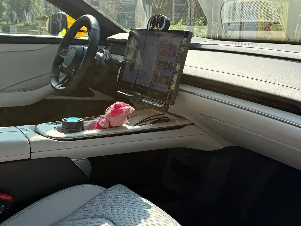 XIAOMI CAR XIAOMI SU7