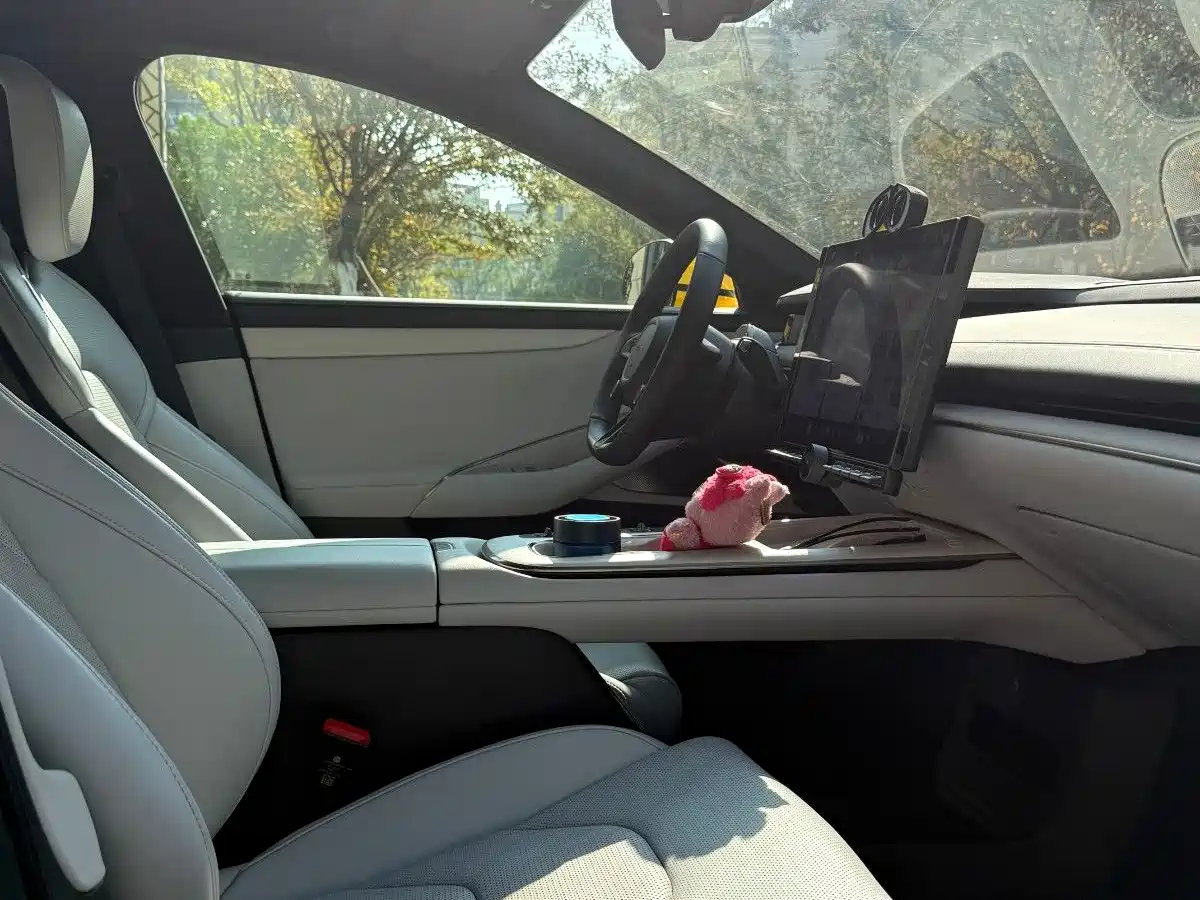 XIAOMI CAR XIAOMI SU7