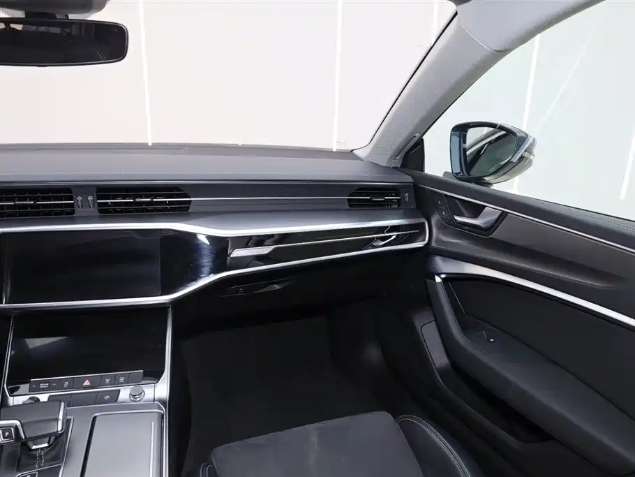 Audi A7L 2024 45TFSI S-line Dream Edition Crystal Package фото 13