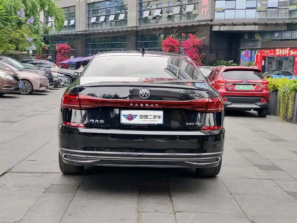 Volkswagen Passat 2022 330TSI Elite Edition фото 5