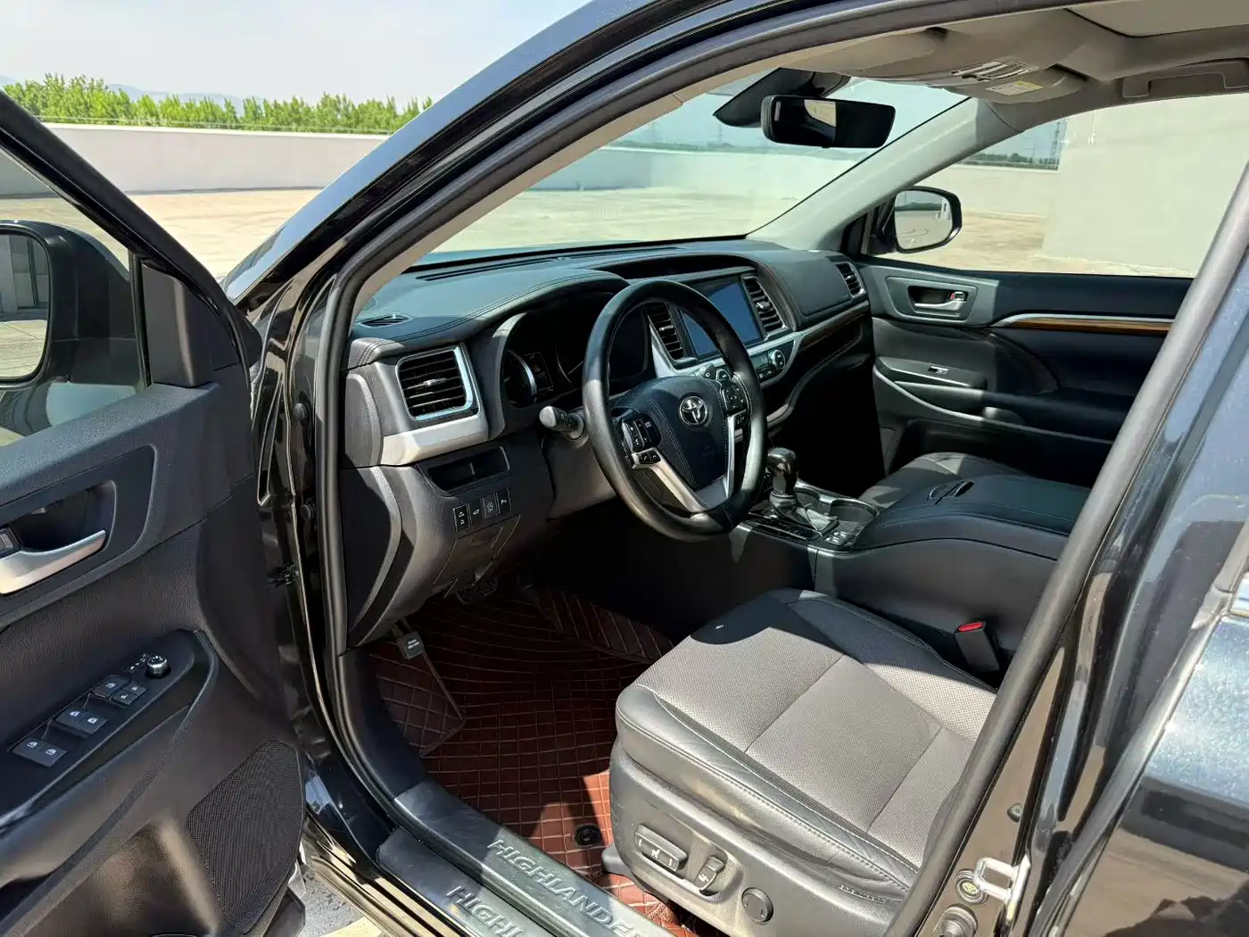 TOYOTA HIGHLANDER