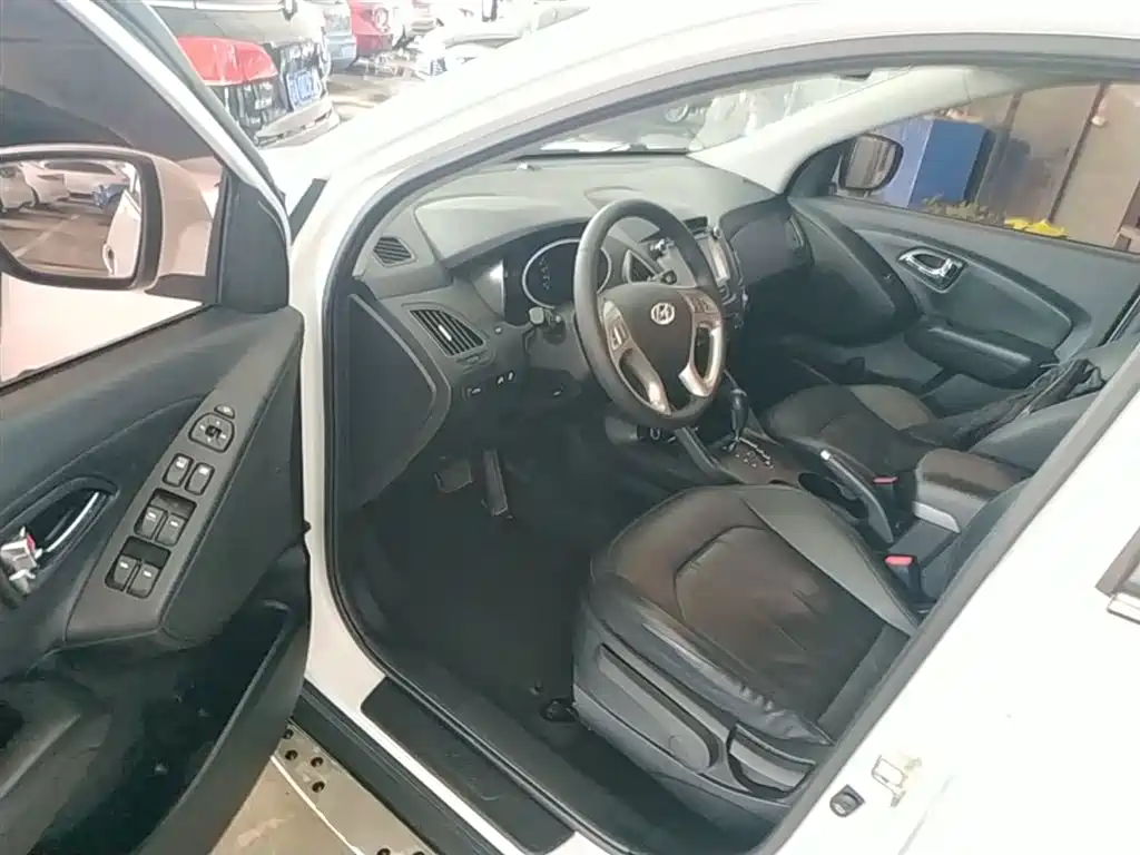 Hyundai Beijing Hyundai ix35 2015 2.0L Automatic 2WD Smart Type China IV фото 15