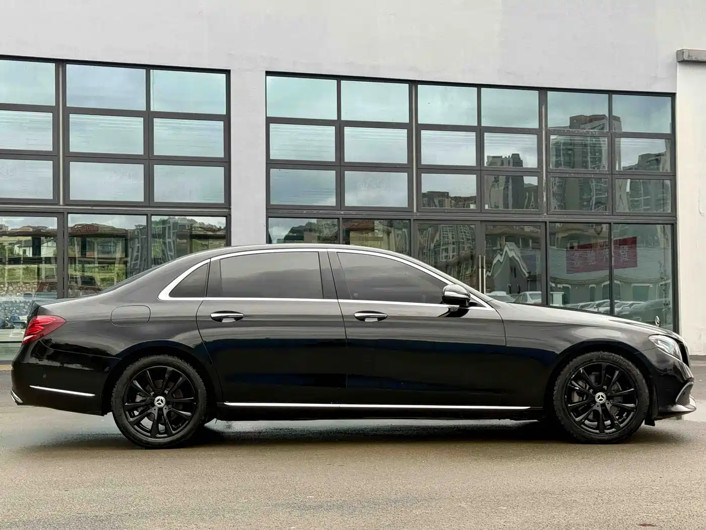 Mercedes-Benz E-Class 2019 E 260 L фото 11