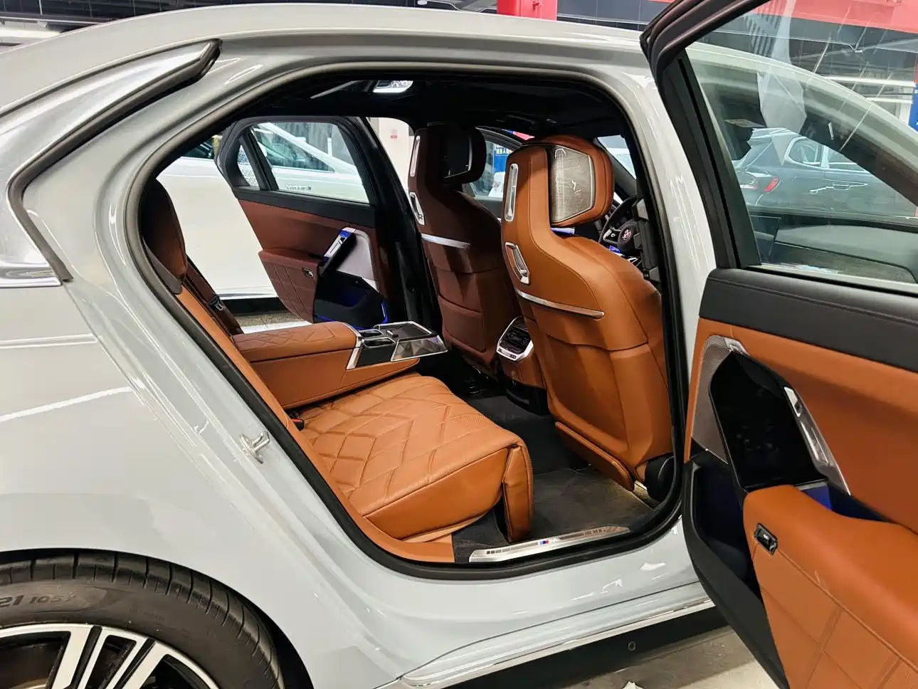 Photo 22 - BMW 7 Series