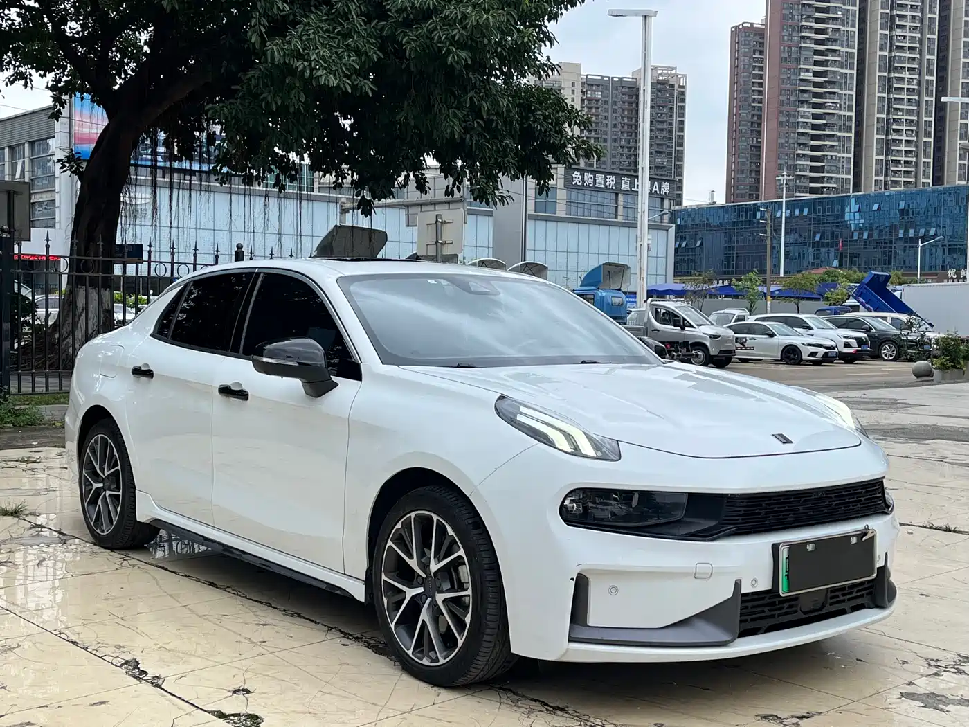 Lynk & Co 03 New Energy 2021 1.5T PHEV Pro фото 3