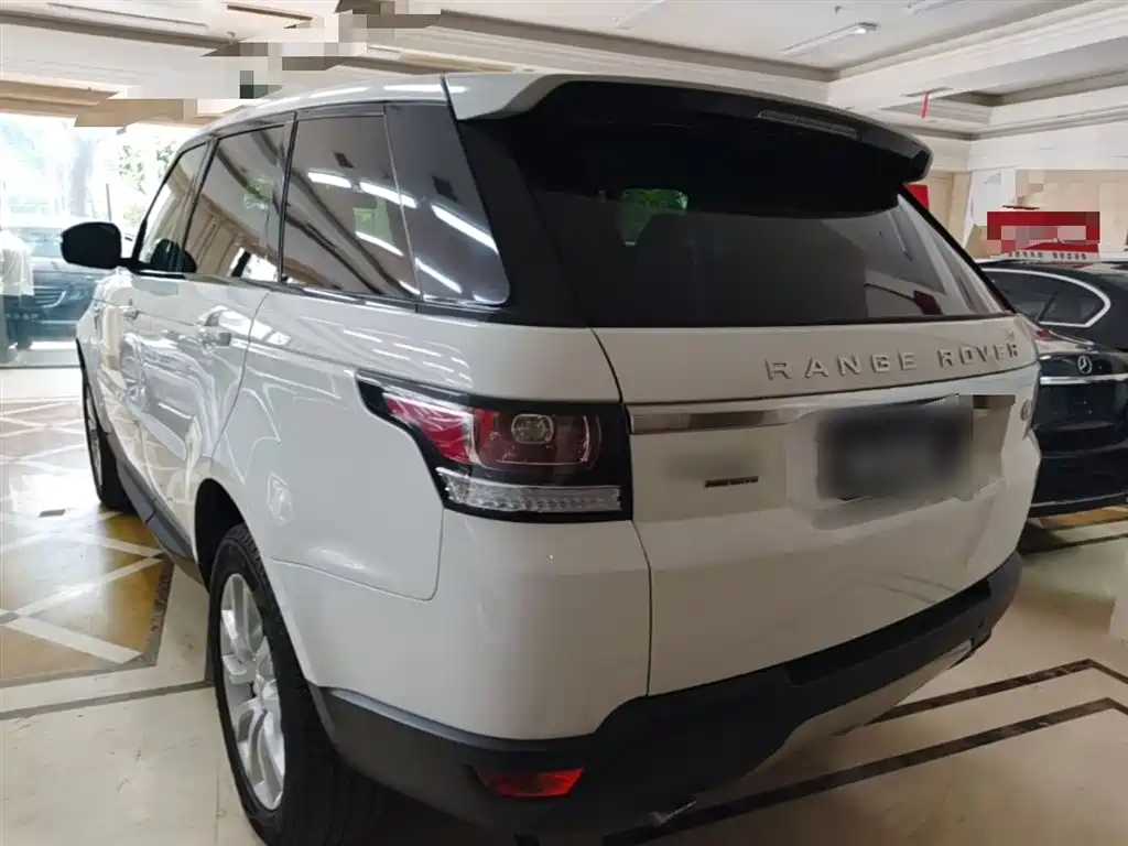 Land Rover Range Rover Sport 2015 3.0 SDV6 HSE фото 5