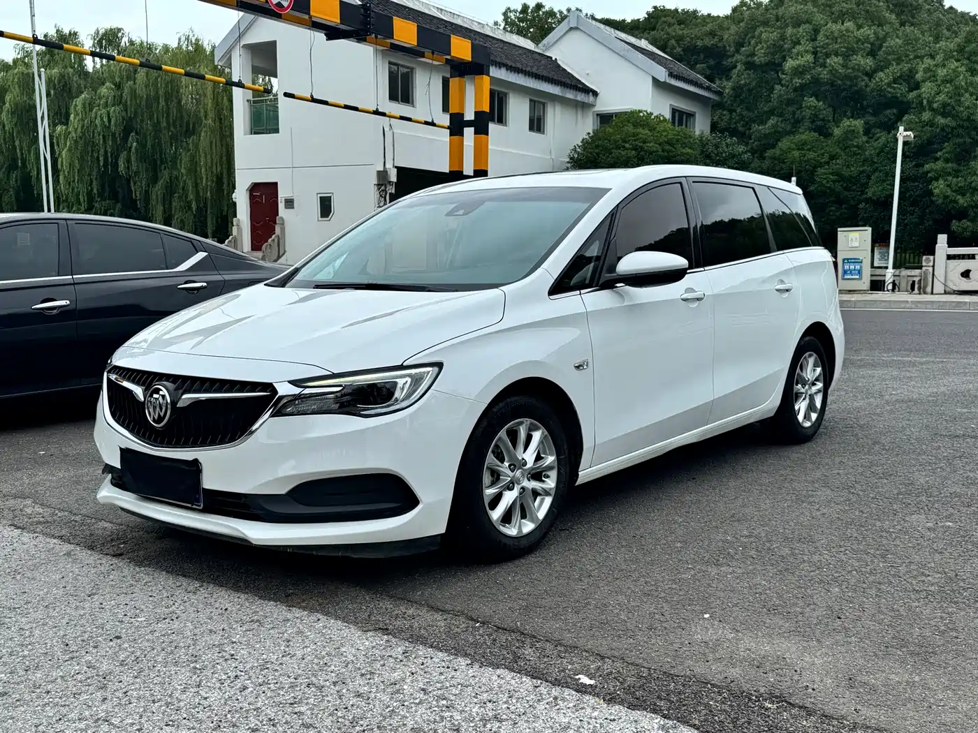 Buick GL6 2018 2018 18T 6-Seater Luxury