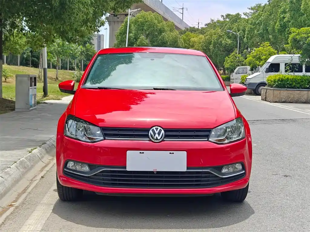 Volkswagen Polo 2016 1.6L Automatic Comfort фото 3