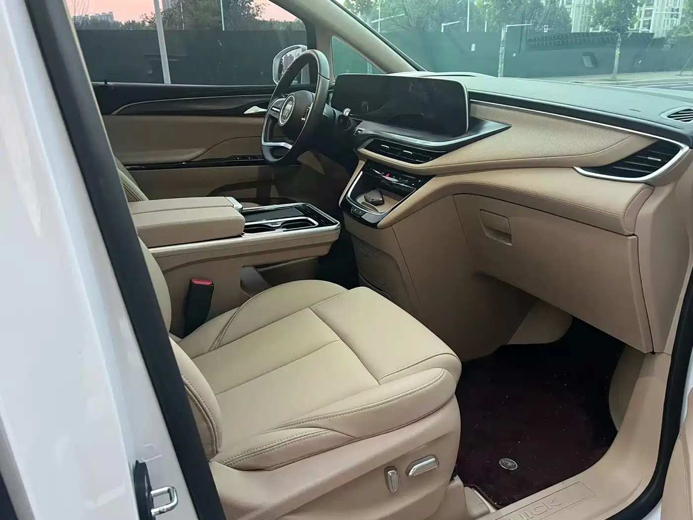 Buick GL8 2025 2025 Land Business Class First Edition