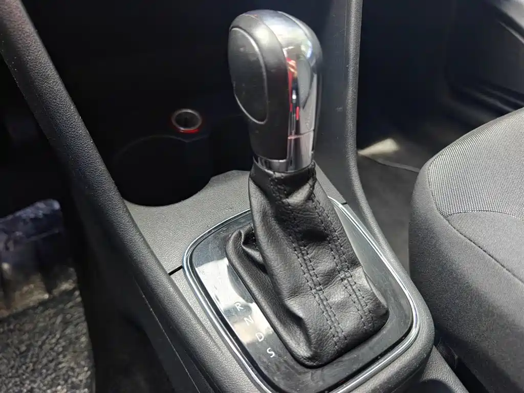 Volkswagen Polo 2016 1.6L Automatic Comfort фото 14