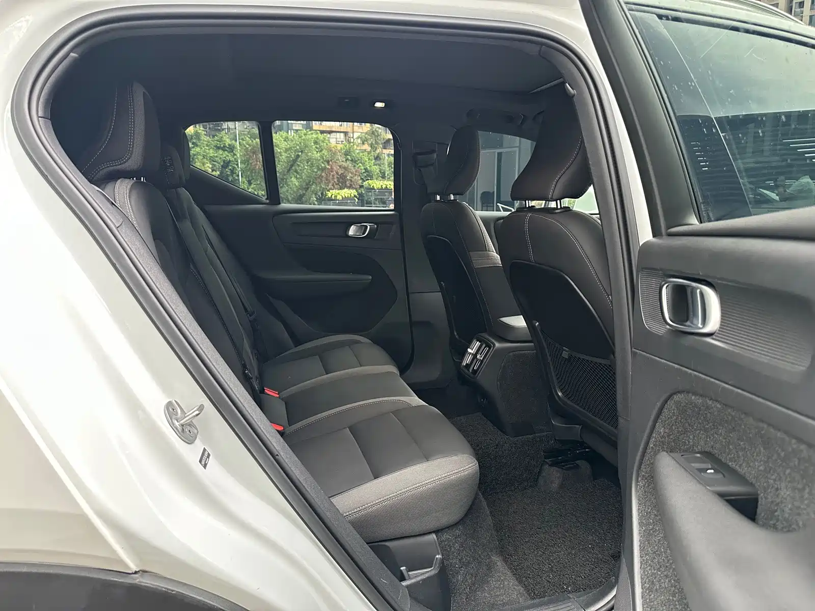 Фото 18 - Volvo XC40