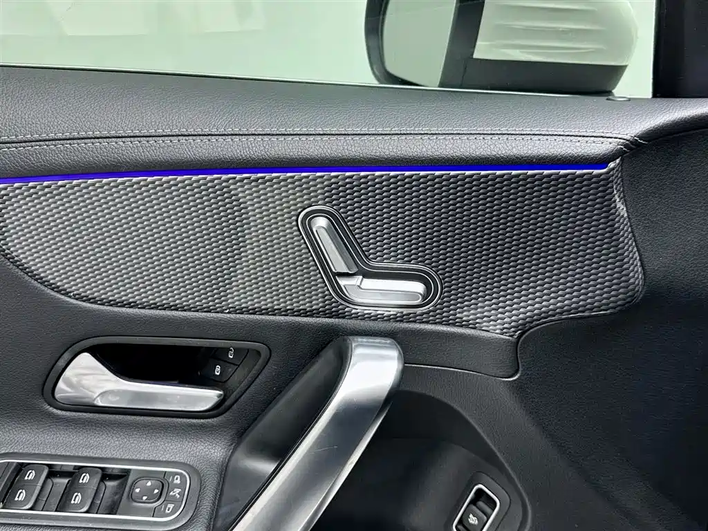 Mercedes-Benz A-Class 2019 A 200 L Sport Sedan фото 16