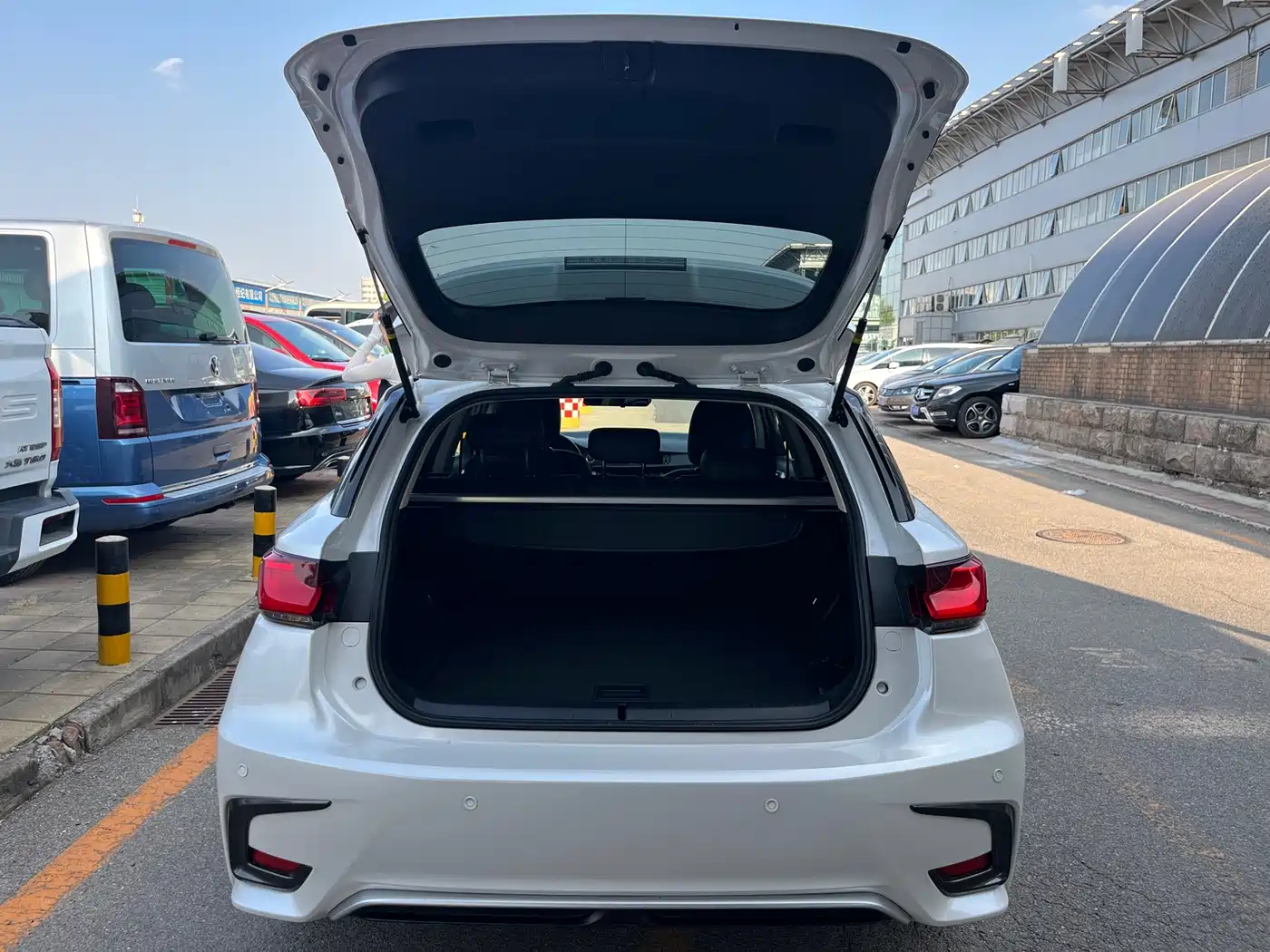 Lexus CT 2019 2017 CT200h Elite Edition (Single Color) China VI