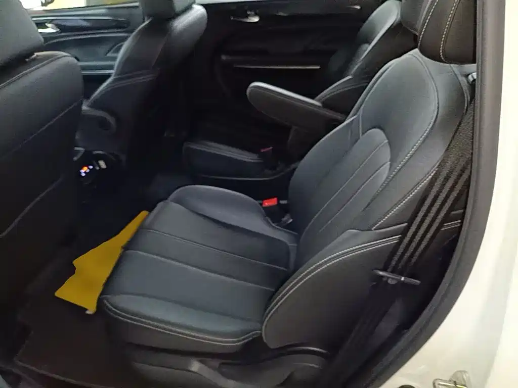 GAC Trumpchi Trumpchi M6 2021 270T DCT Luxury Edition (7-Seater) фото 17