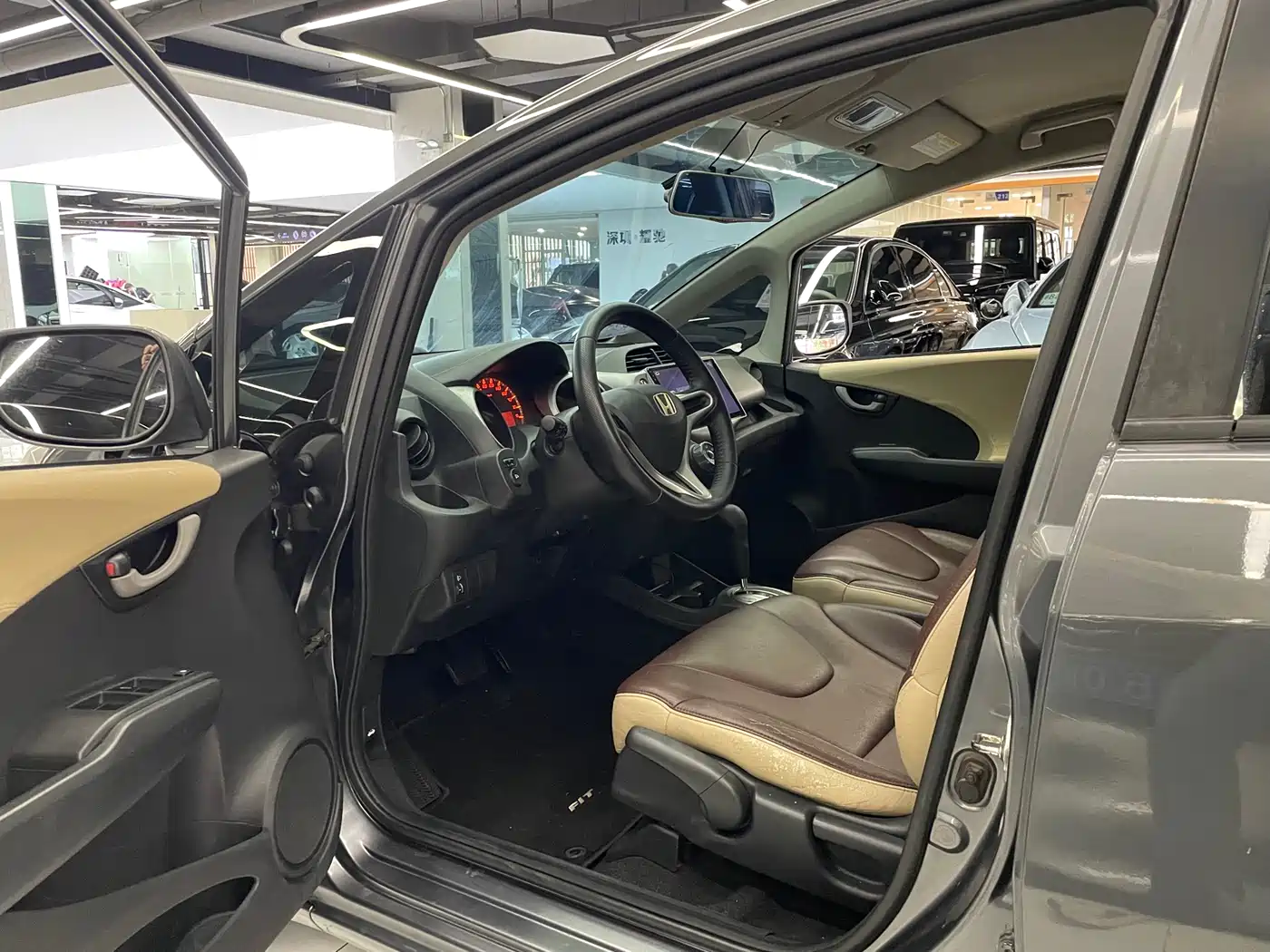 Honda Fit 2011 1.3L Automatic Comfort фото 5